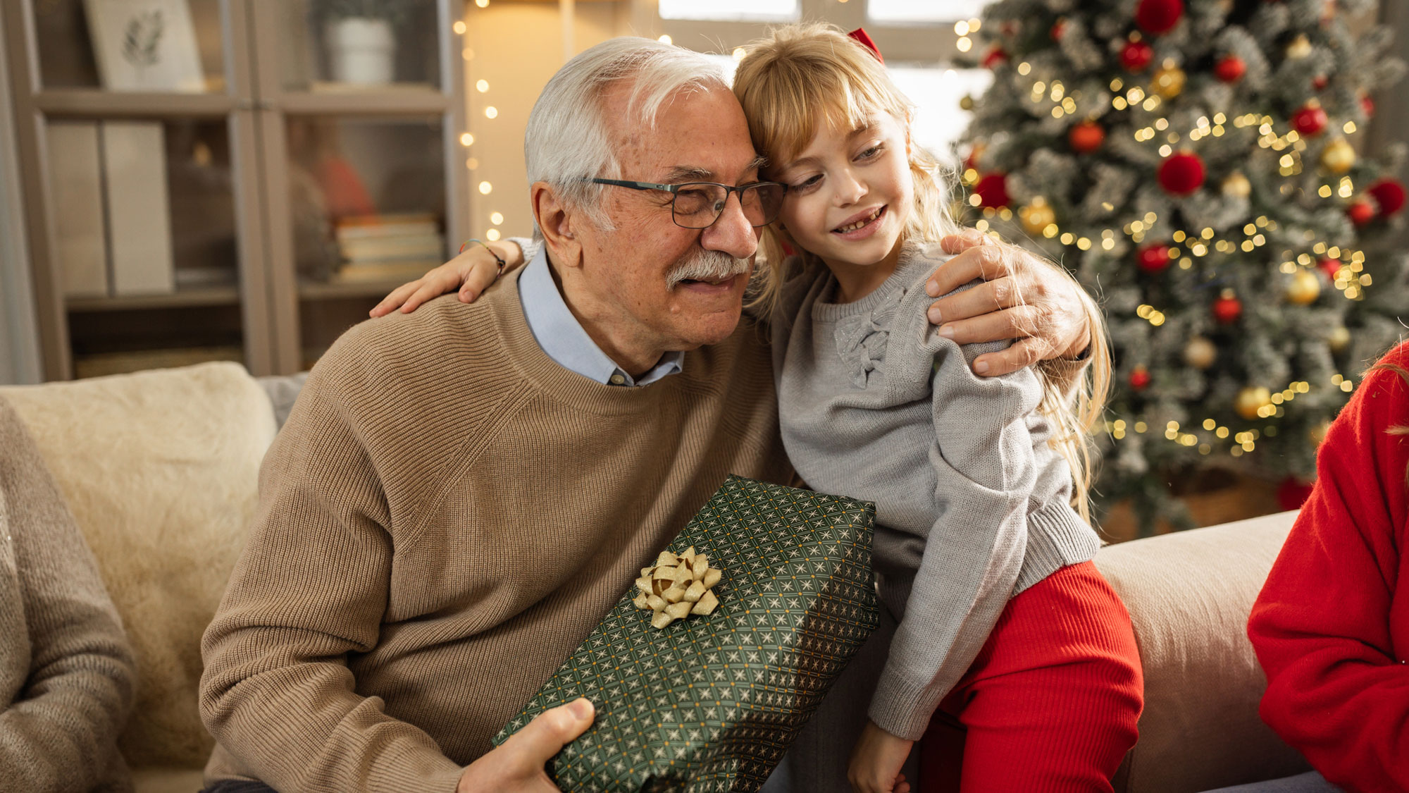 How to Save on Last Minute Holiday Expenses