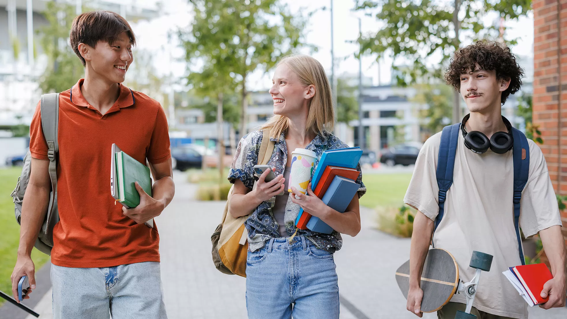 Start your school year off right: Budgeting and saving tips for students