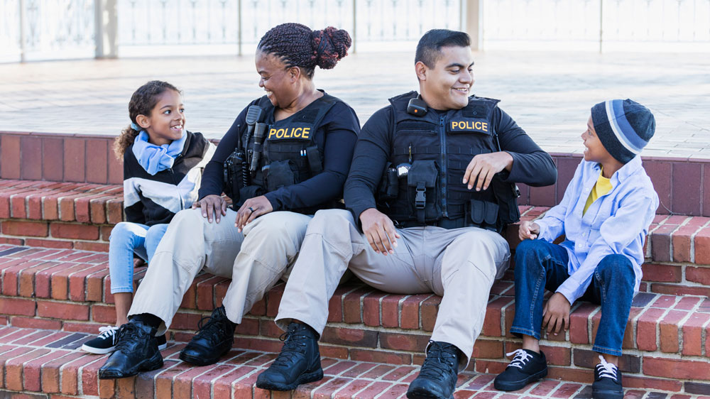 Police officers and cildren